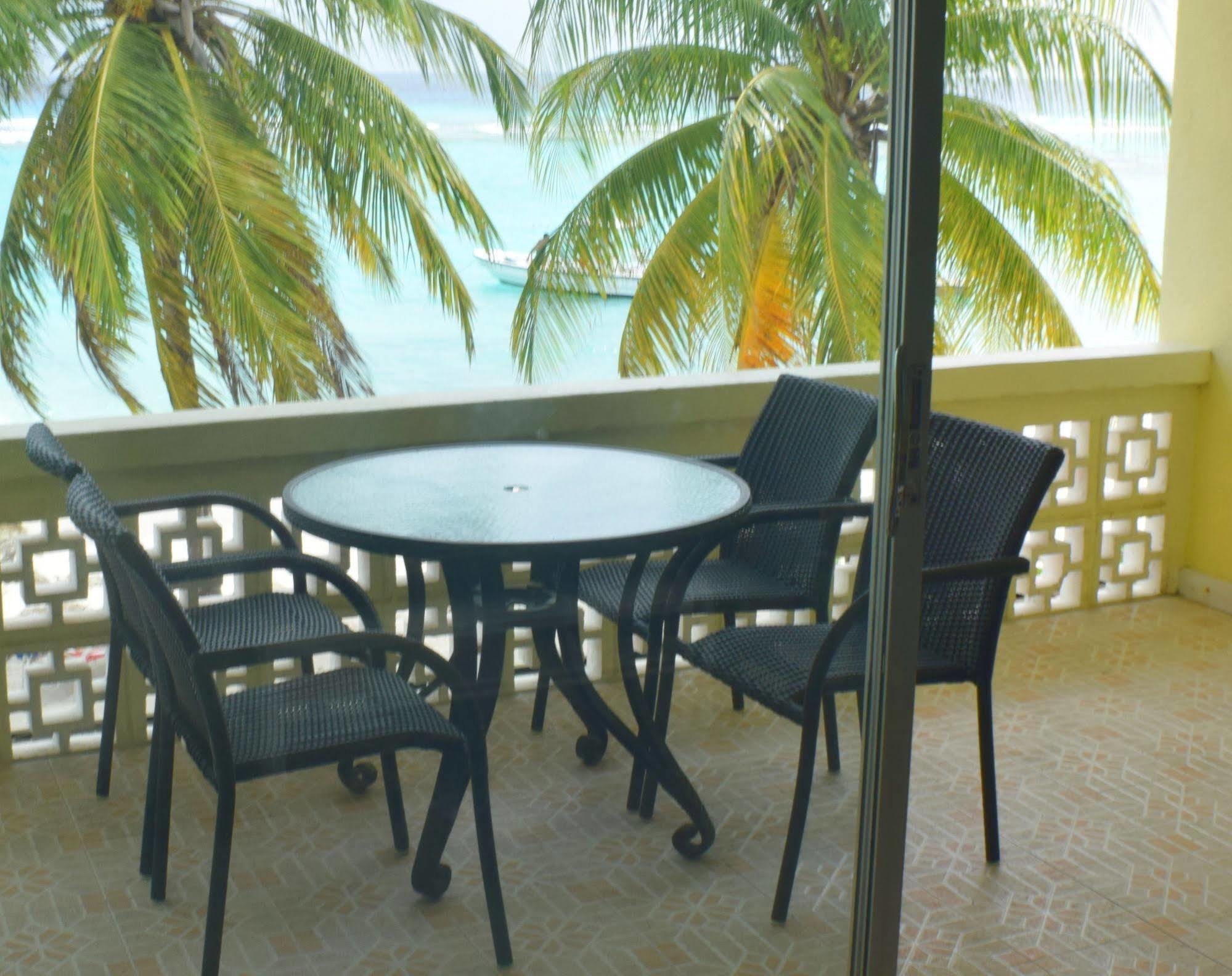 Chateau Blanc Apartments On Sea كرايست تشيرش المظهر الخارجي الصورة
