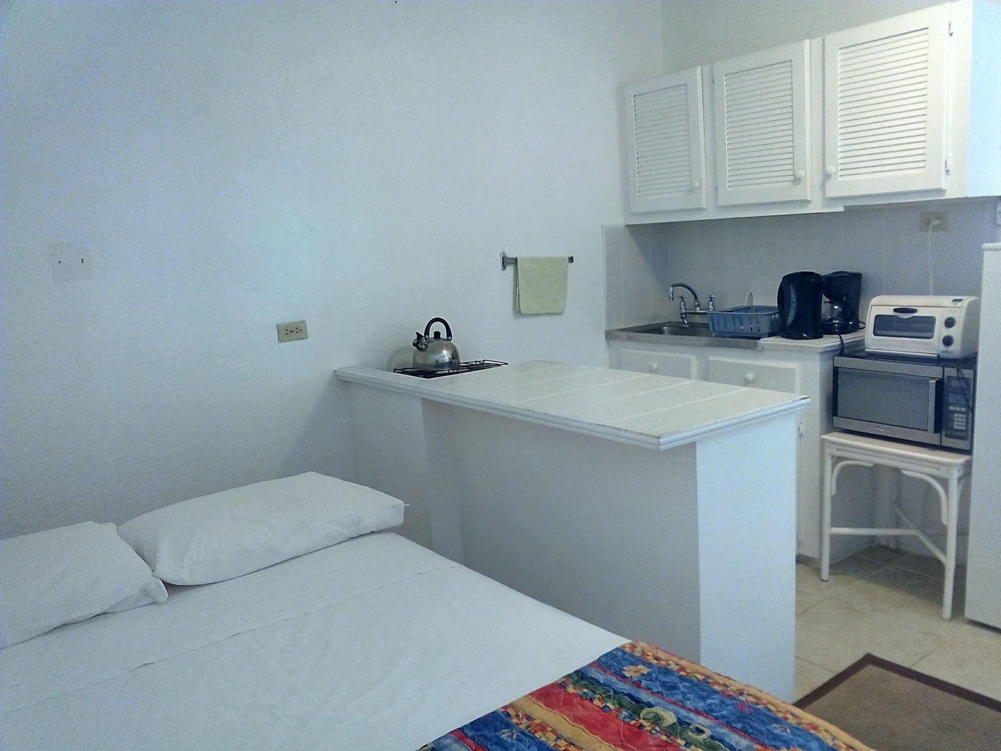 Chateau Blanc Apartments On Sea كرايست تشيرش المظهر الخارجي الصورة