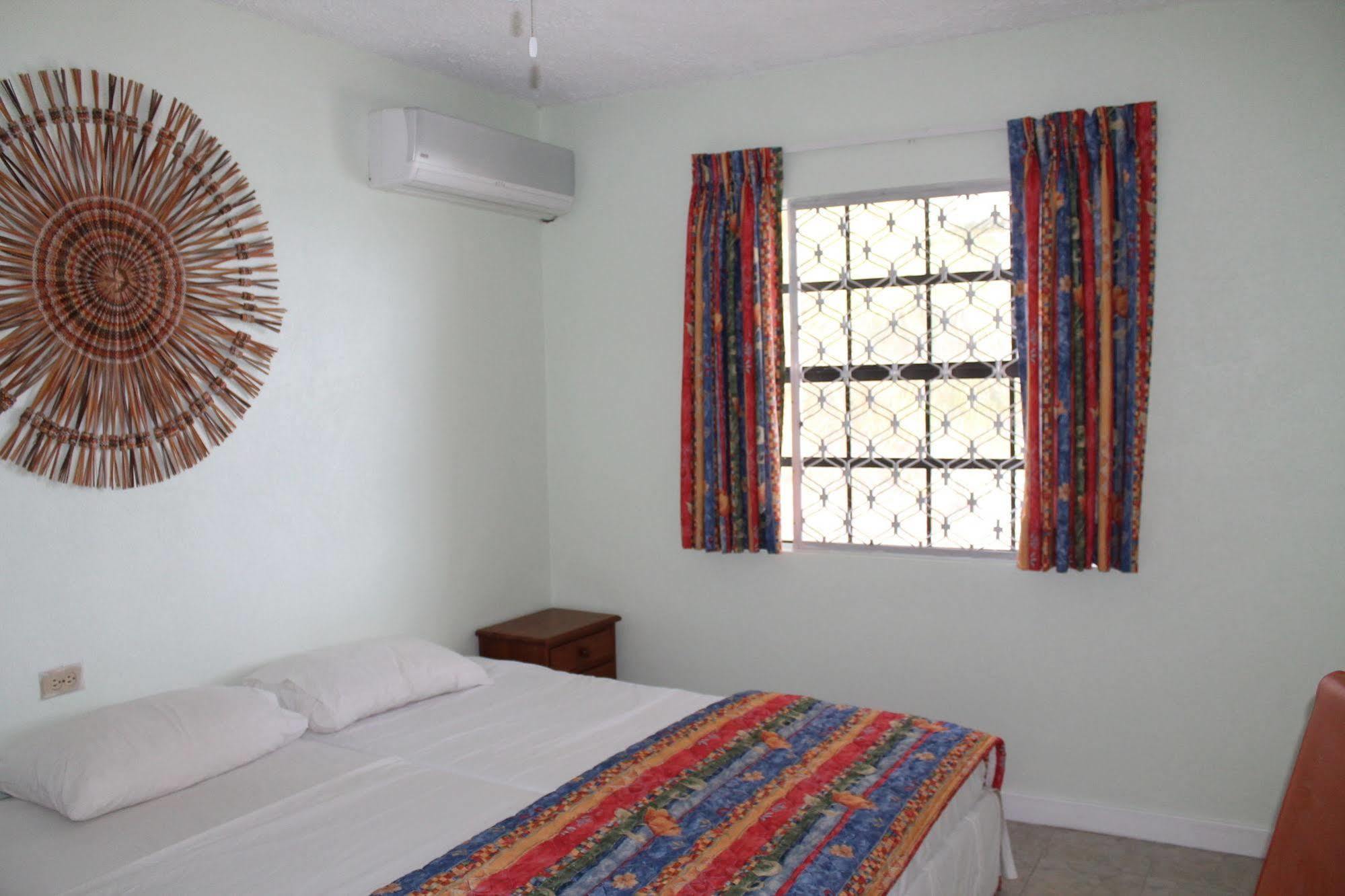 Chateau Blanc Apartments On Sea كرايست تشيرش المظهر الخارجي الصورة